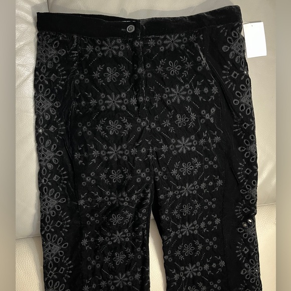 Zara Women’s Embroidered Eyelet Velvet Wide Leg High Rise Alina Pant - Size L - Picture 5 of 13